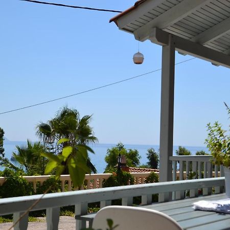 Mihaila Seaside: 2 Bedroom Bungalows Kefalonia スパルティア エクステリア 写真