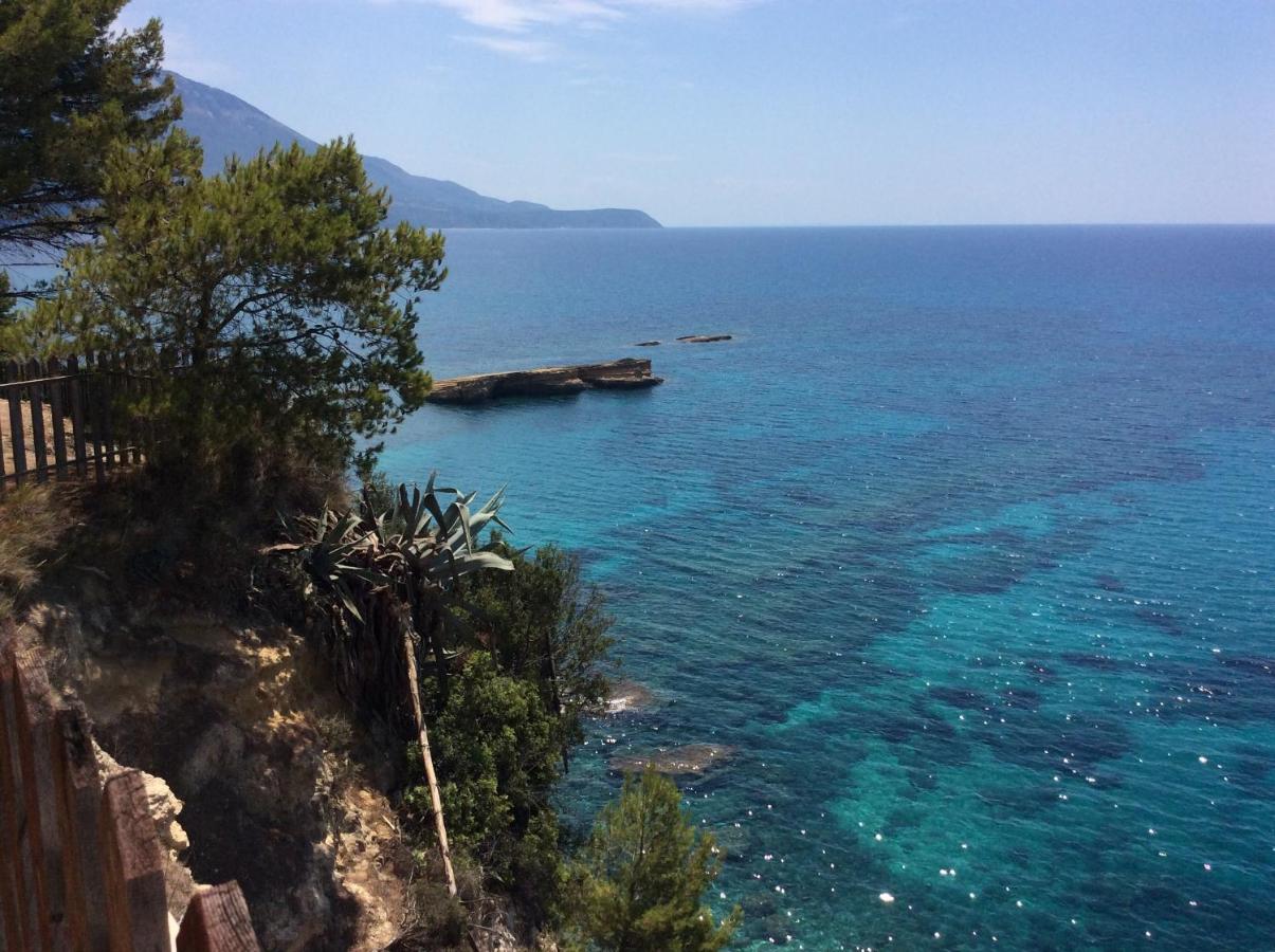 Mihaila Seaside: 2 Bedroom Bungalows Kefalonia スパルティア エクステリア 写真