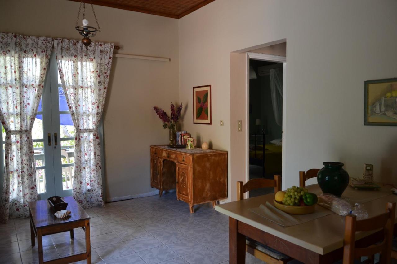 Mihaila Seaside: 2 Bedroom Bungalows Kefalonia スパルティア エクステリア 写真