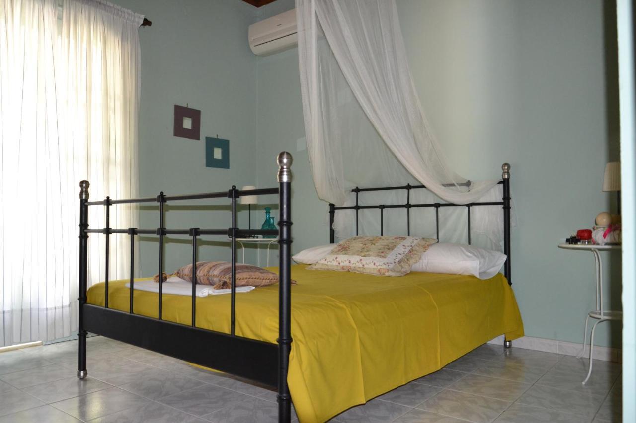Mihaila Seaside: 2 Bedroom Bungalows Kefalonia スパルティア エクステリア 写真