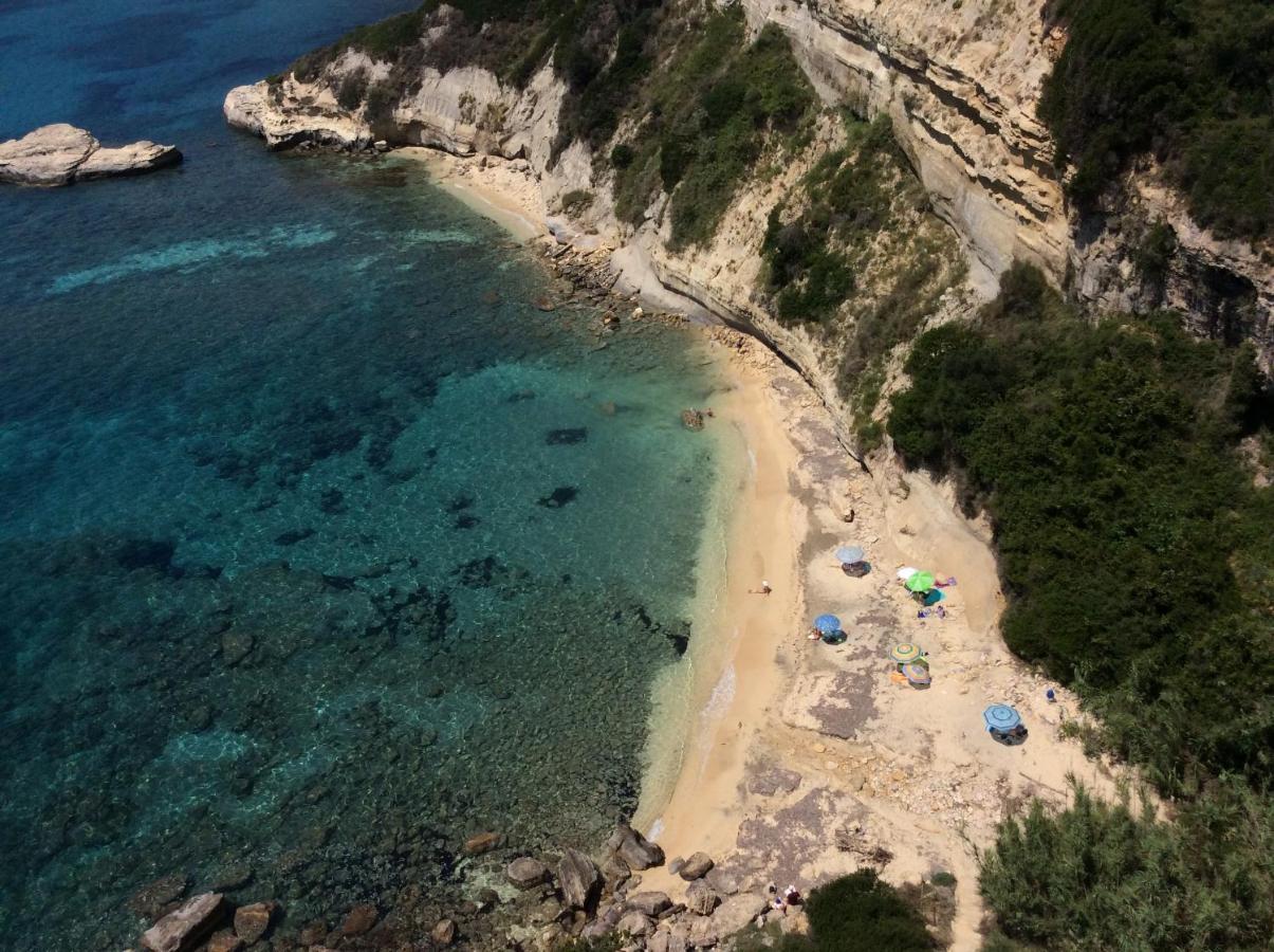 Mihaila Seaside: 2 Bedroom Bungalows Kefalonia スパルティア エクステリア 写真