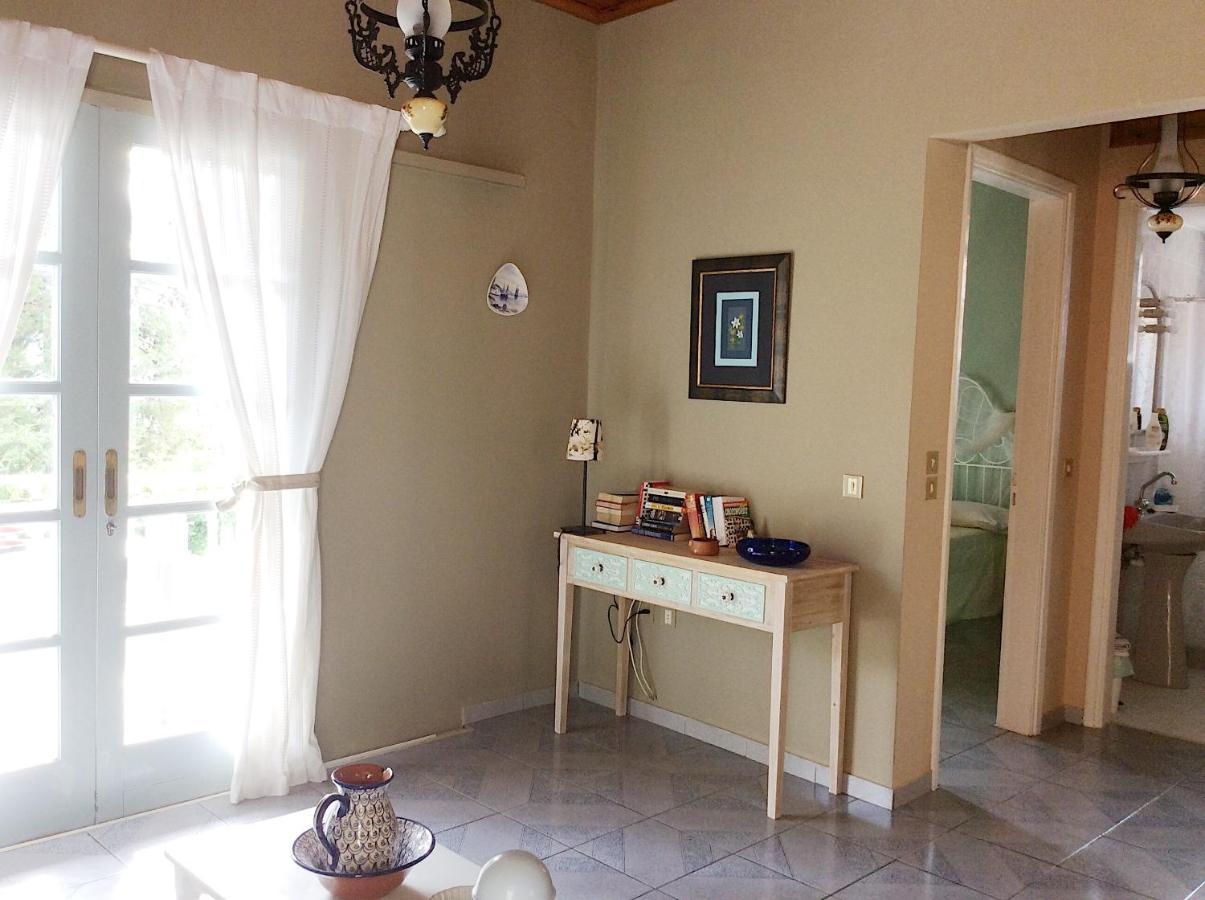 Mihaila Seaside: 2 Bedroom Bungalows Kefalonia スパルティア エクステリア 写真