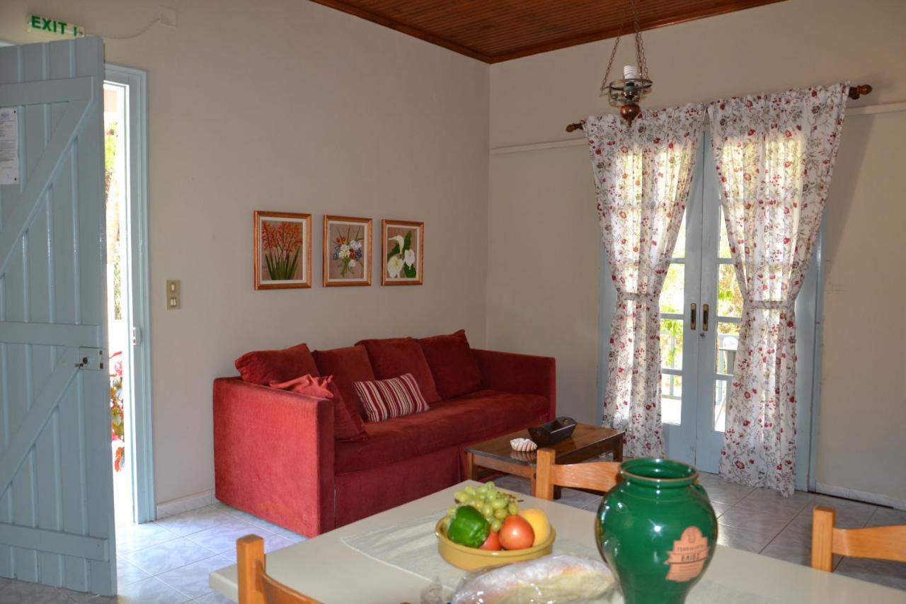 Mihaila Seaside: 2 Bedroom Bungalows Kefalonia スパルティア エクステリア 写真